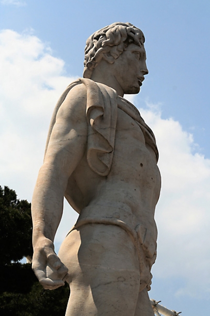 Stadio dei marmi 340